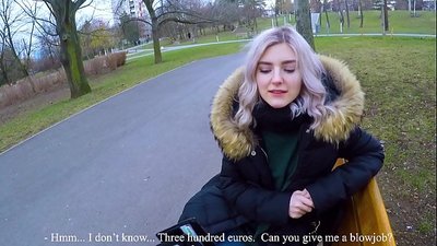 Swallows cum hot di un stranieru per soldi - pompini in u parcu da Eva Elfie