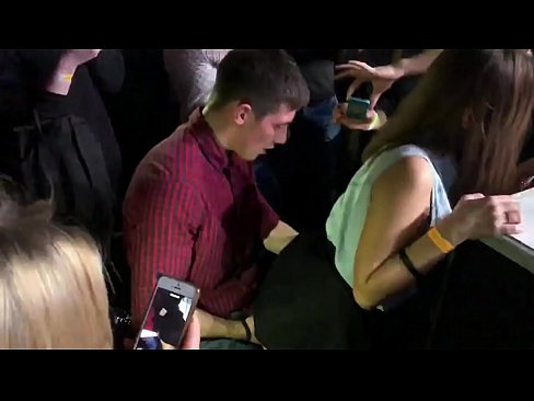 ❤️ Sessu reale in una discoteca russa. Una ragazza russa di 18 anni in l'anu è a vagina scopata in una discoteca ❤❌ Pornu di qualità à co.com-porn-mz.ru ❌️❤